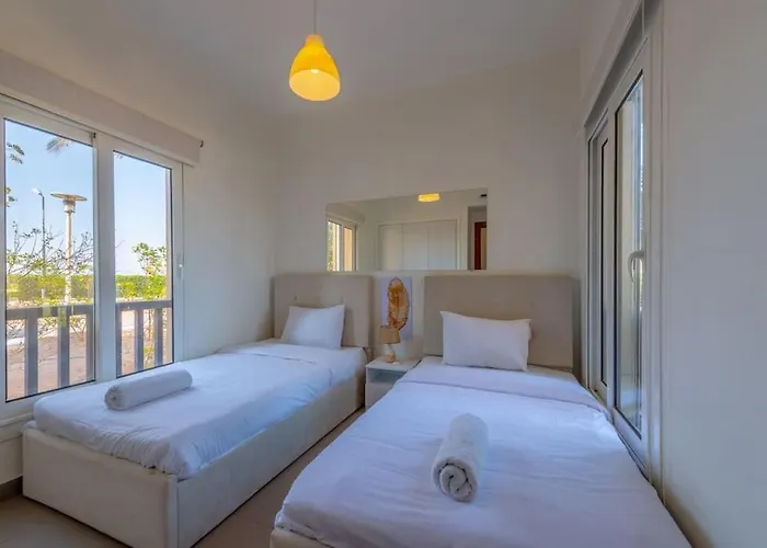 Gouna Retreat 2br Waterside Hot Tub & Pool Apartment Hurghada