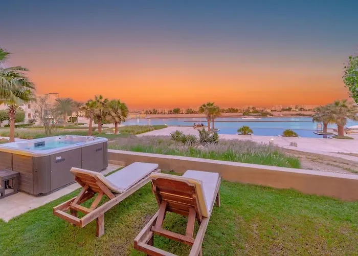 Gouna Retreat 2br Waterside Hot Tub & Pool Apartment