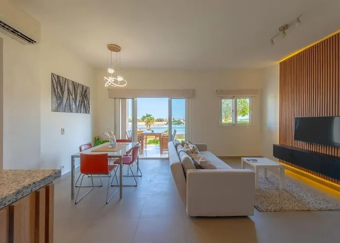 Apartment Gouna Retreat 2br Waterside Hot Tub & Pool Hurghada