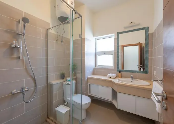Apartment Gouna Retreat 2br Waterside Hot Tub & Pool